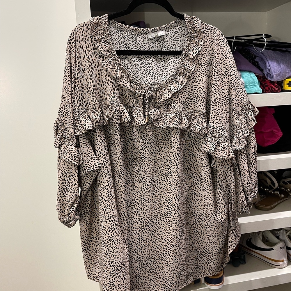 Skies Are Blue Black Ruffled Bib Collar Blouse